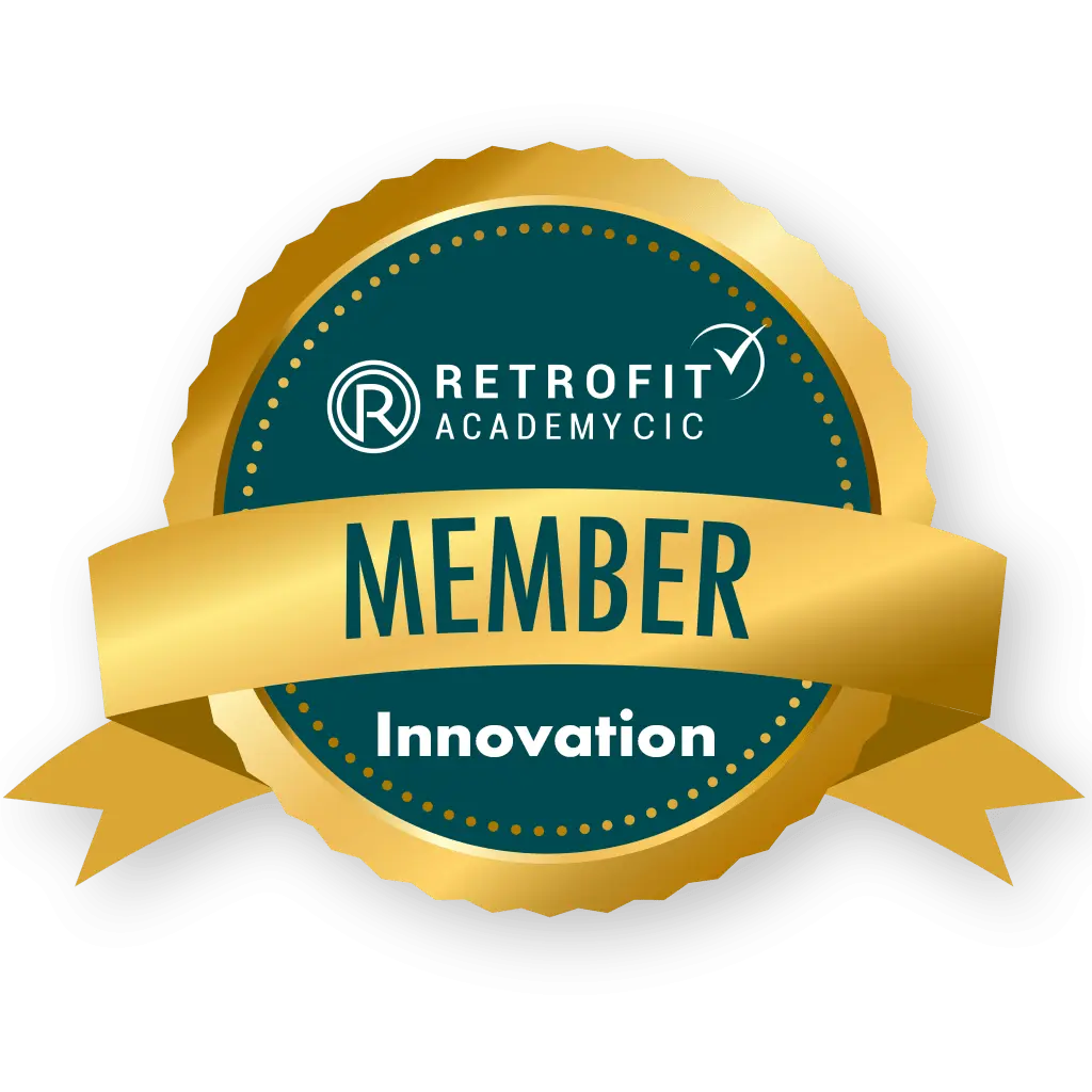 A blue, white and gold member innovation badge.